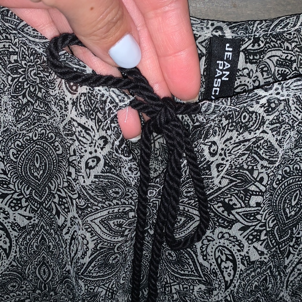 Light Blouse - Picture 2 of 4